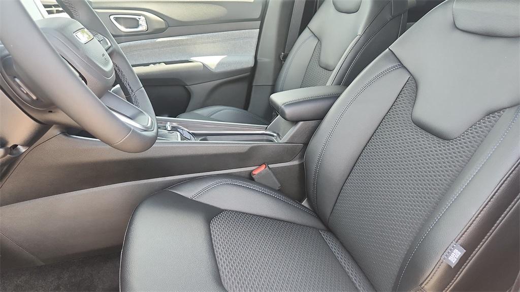 new 2025 Jeep Compass car, priced at $27,203
