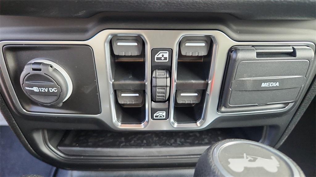 new 2025 Jeep Wrangler car, priced at $49,375