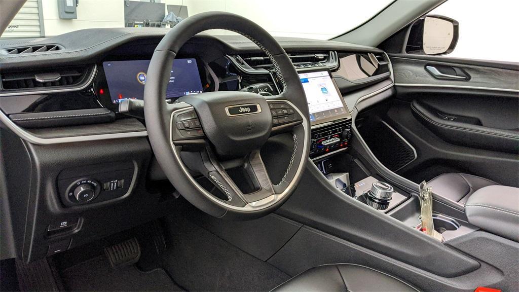 new 2025 Jeep Grand Cherokee L car, priced at $46,500
