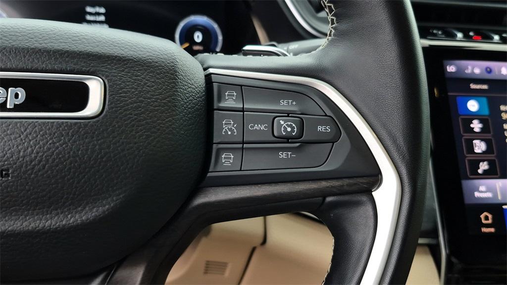 used 2022 Jeep Grand Cherokee car, priced at $26,999