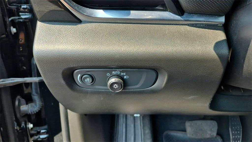 used 2023 Chevrolet Traverse car, priced at $30,734