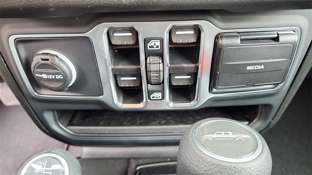 new 2025 Jeep Gladiator car, priced at $50,242