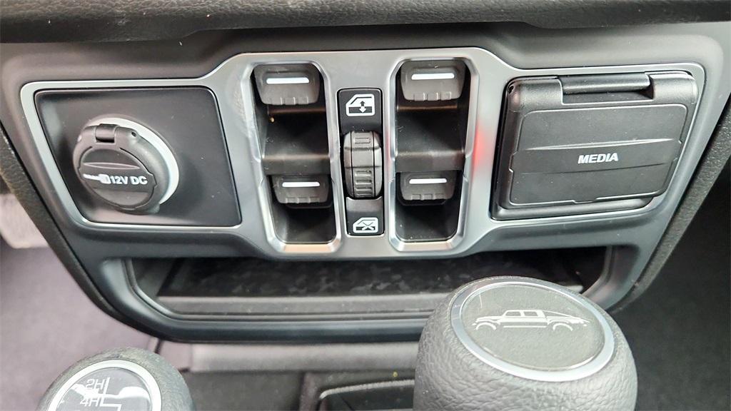 new 2025 Jeep Gladiator car, priced at $37,500