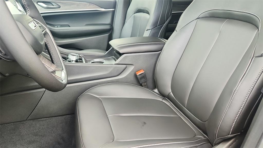 new 2025 Jeep Grand Cherokee L car, priced at $44,747