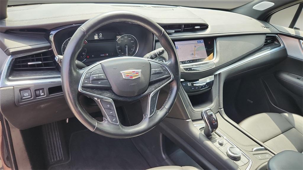 used 2022 Cadillac XT5 car, priced at $33,500