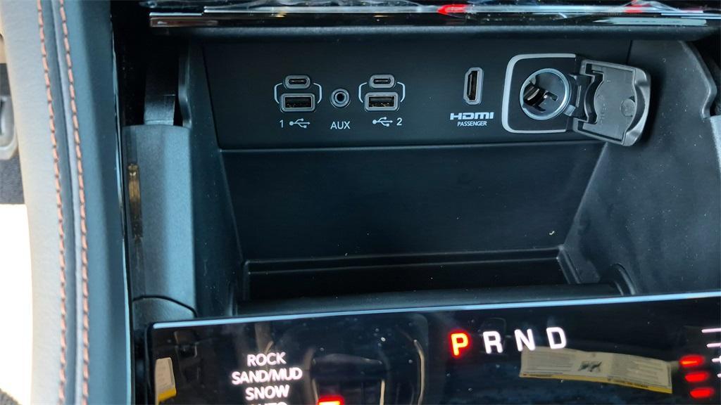 new 2025 Jeep Grand Cherokee car, priced at $64,275