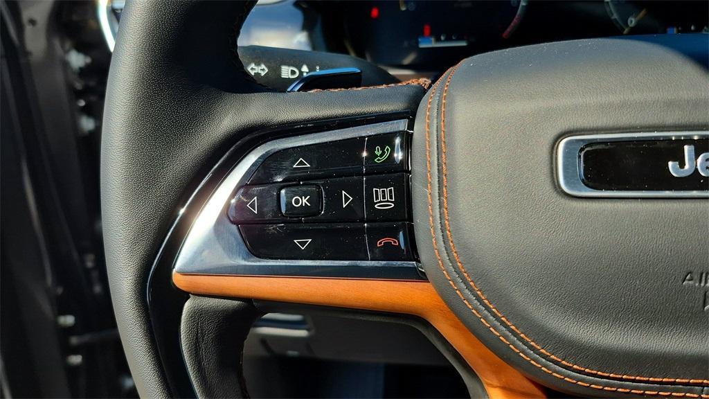 new 2025 Jeep Grand Cherokee car, priced at $64,275