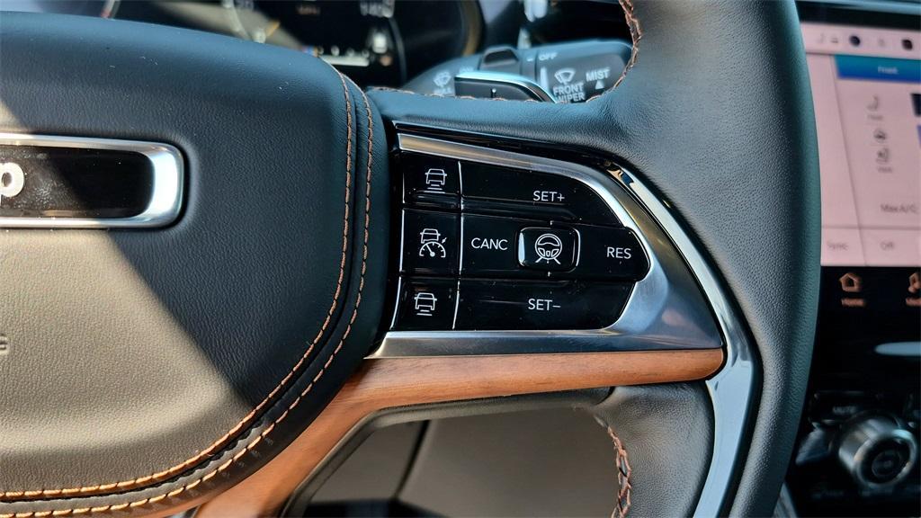 new 2025 Jeep Grand Cherokee car, priced at $64,275