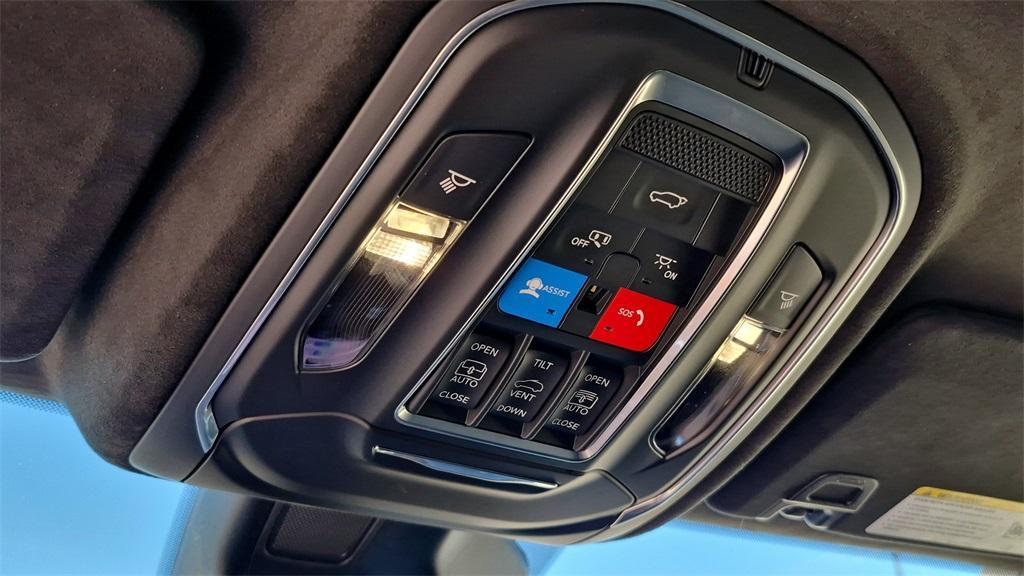 new 2025 Jeep Grand Cherokee car, priced at $64,275