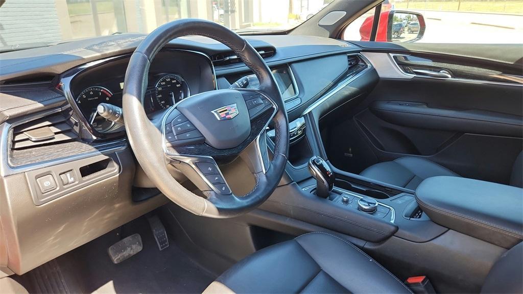 used 2021 Cadillac XT5 car, priced at $29,000