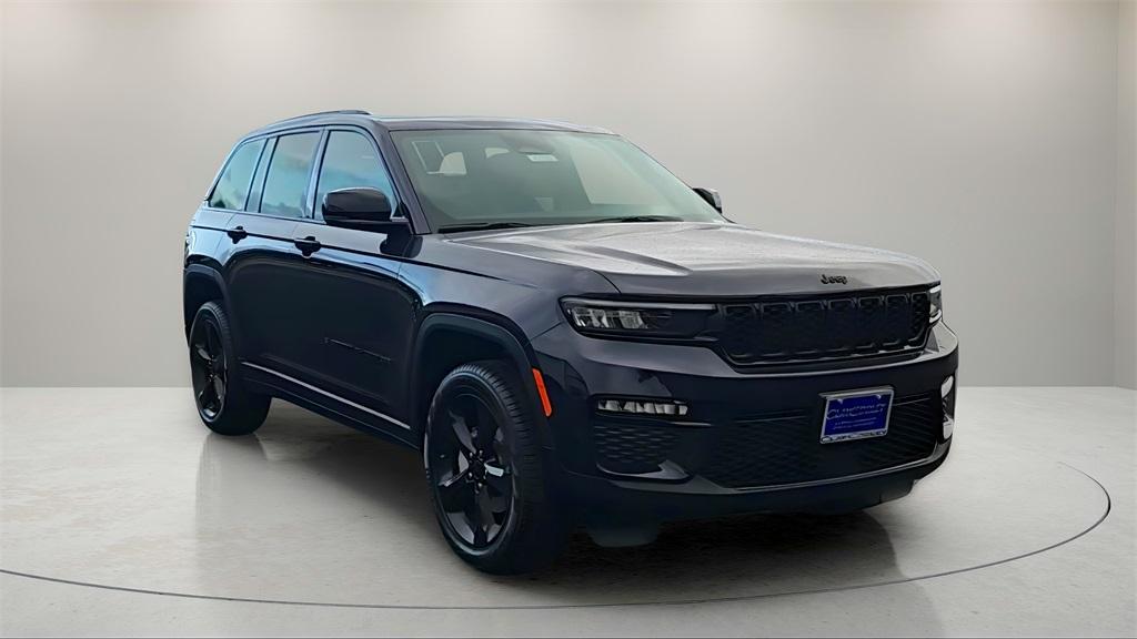 new 2025 Jeep Grand Cherokee car, priced at $46,000