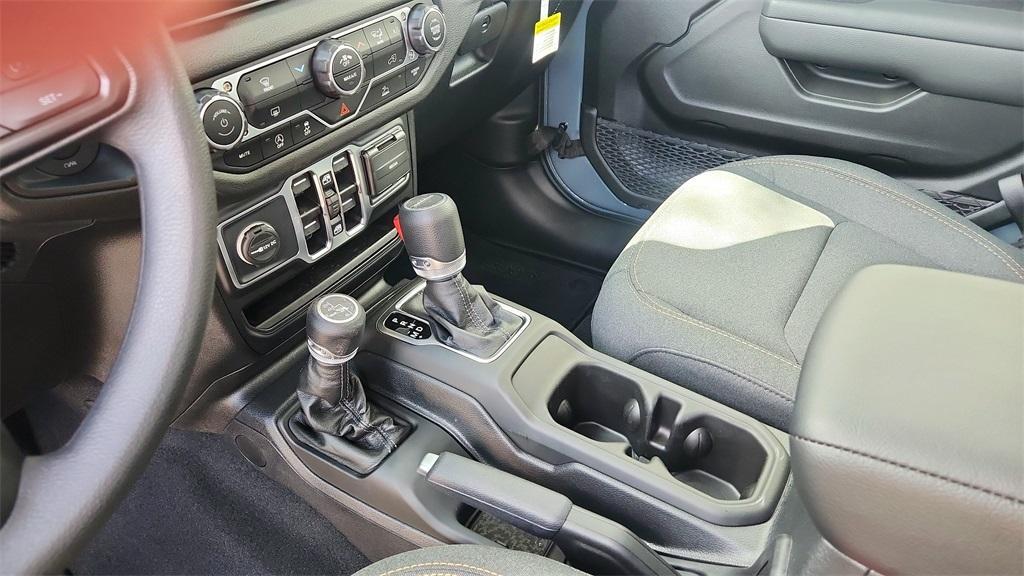 new 2025 Jeep Gladiator car, priced at $36,491