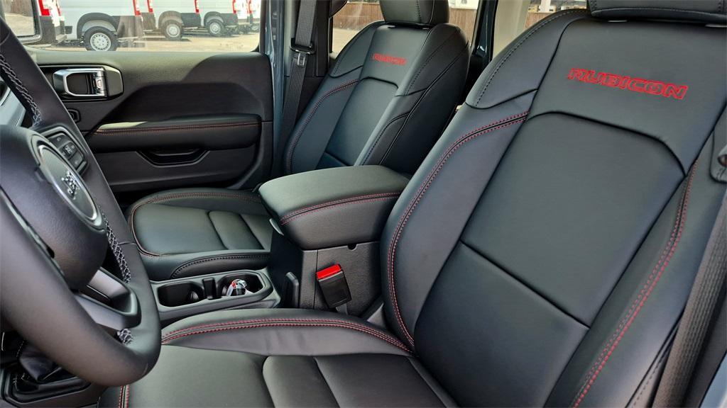 new 2025 Jeep Wrangler car, priced at $57,550