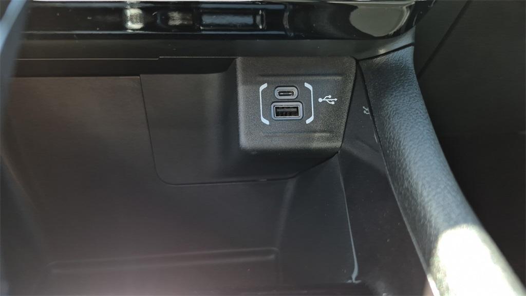new 2025 Jeep Compass car, priced at $26,000