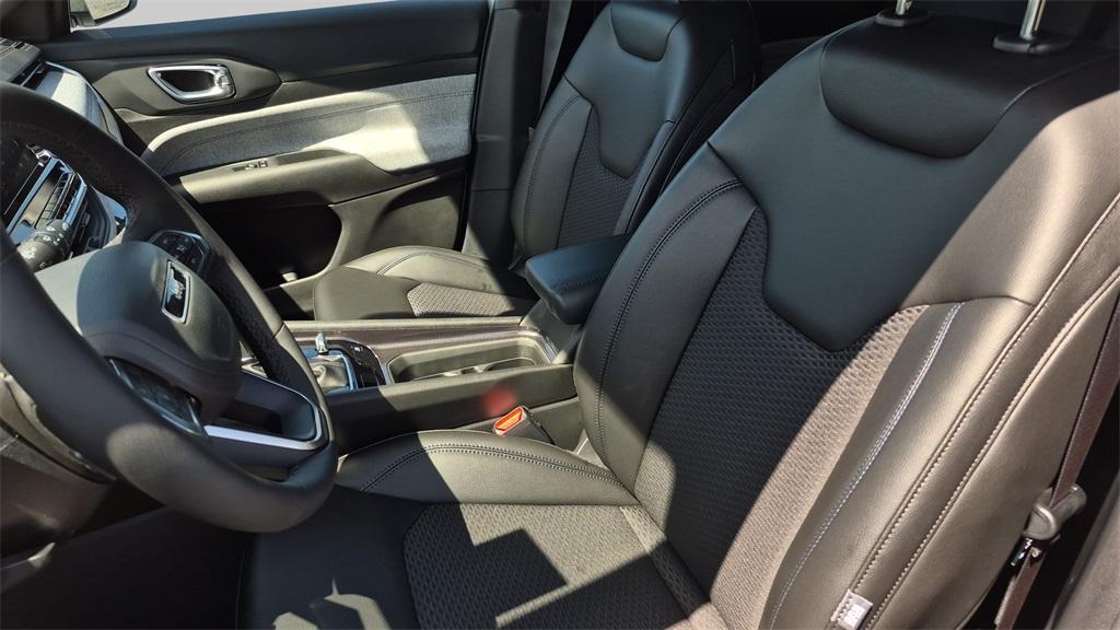 new 2025 Jeep Compass car, priced at $26,000