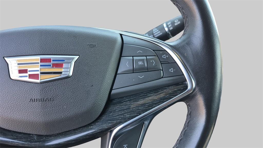 used 2023 Cadillac XT5 car, priced at $28,000