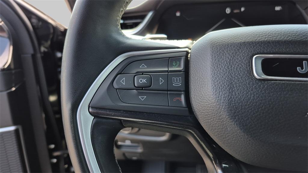 used 2022 Jeep Grand Cherokee car, priced at $31,500