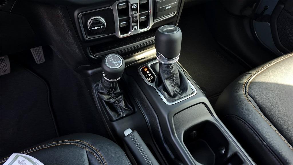 new 2025 Jeep Gladiator car, priced at $45,096