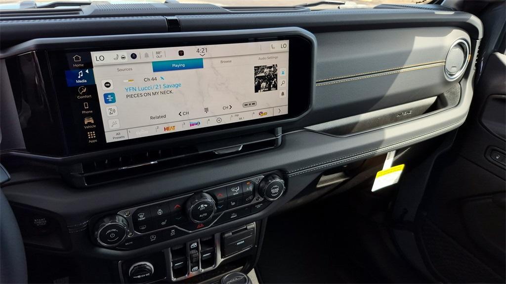 new 2025 Jeep Gladiator car, priced at $45,096