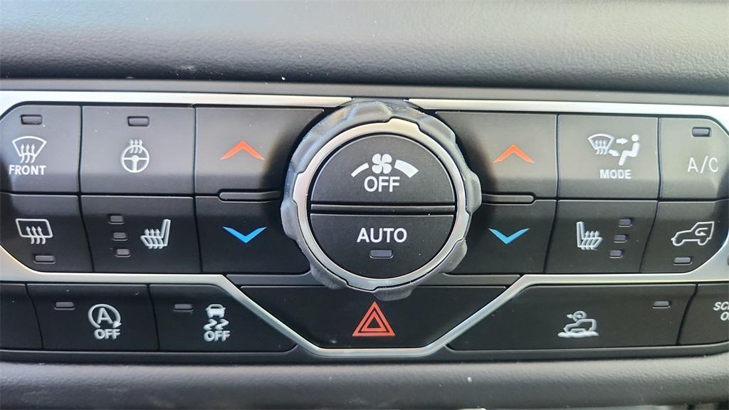 new 2025 Jeep Gladiator car, priced at $41,641