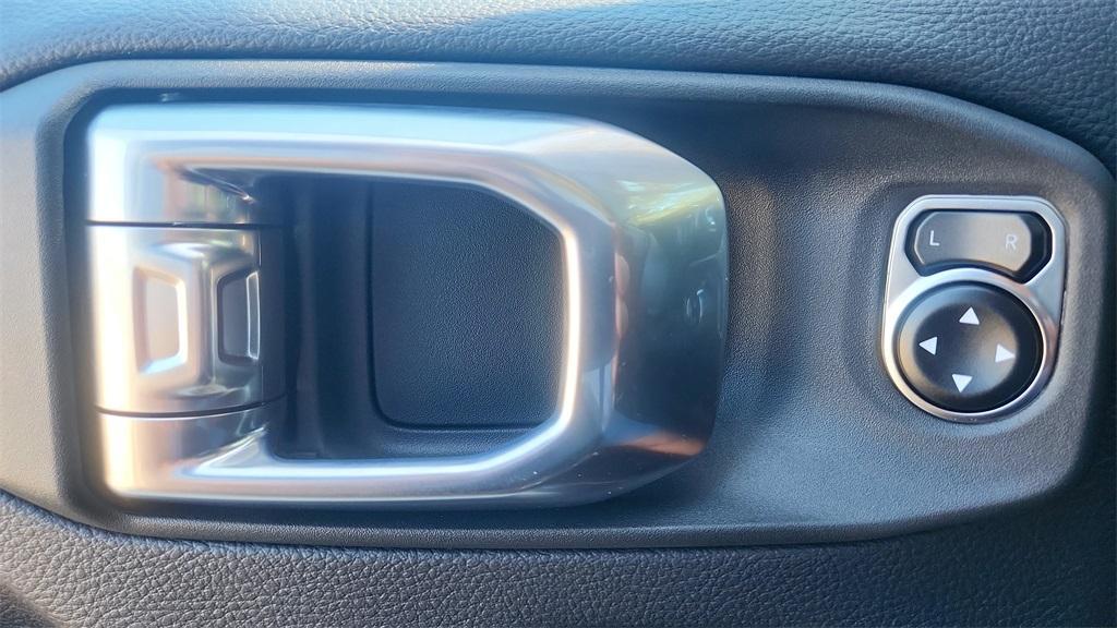 new 2025 Jeep Gladiator car, priced at $41,641