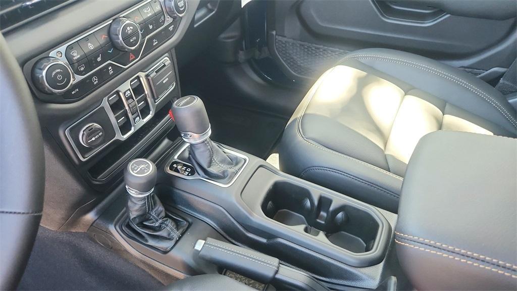 new 2025 Jeep Gladiator car, priced at $41,641