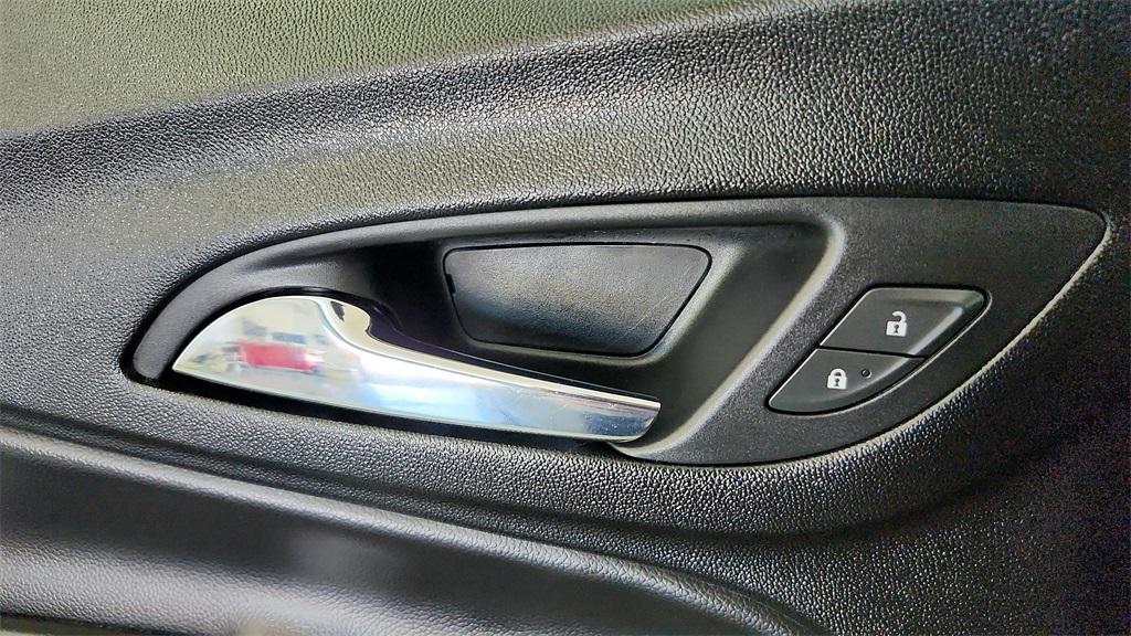 used 2023 Chevrolet Equinox car, priced at $22,500