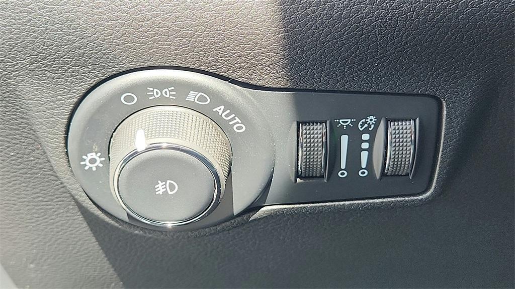 new 2025 Jeep Compass car, priced at $25,000