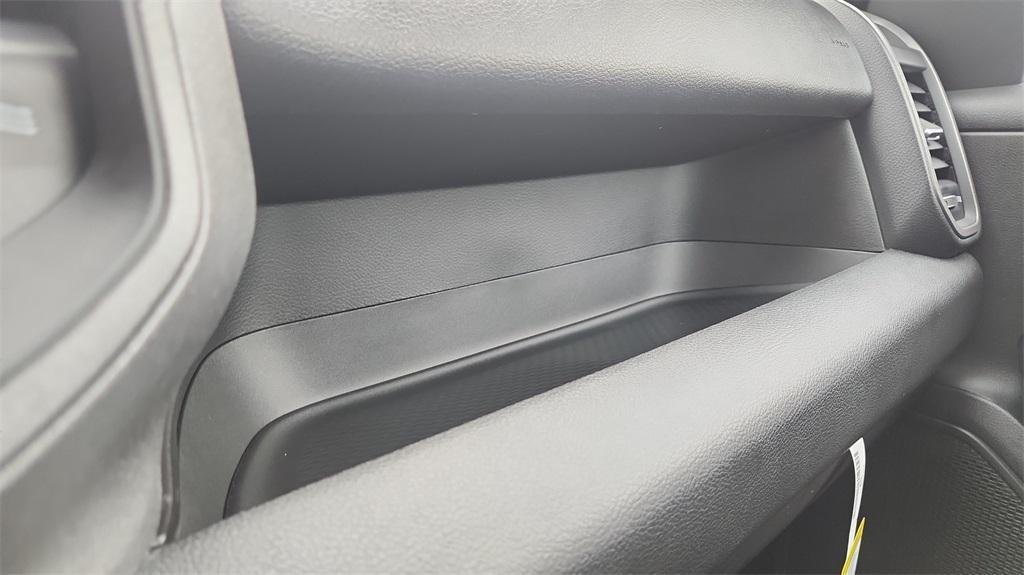 new 2025 Ram 1500 car, priced at $39,747