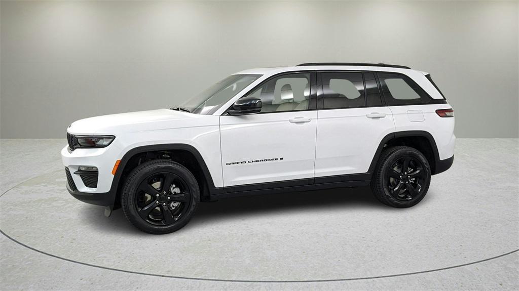 new 2025 Jeep Grand Cherokee car, priced at $45,500