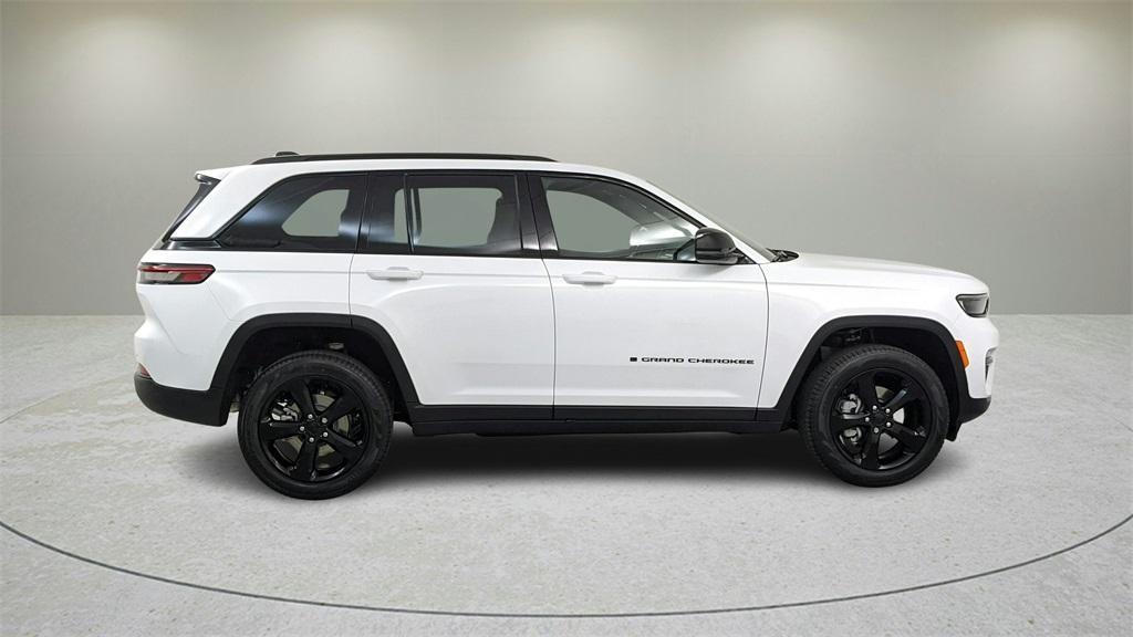 new 2025 Jeep Grand Cherokee car, priced at $45,500