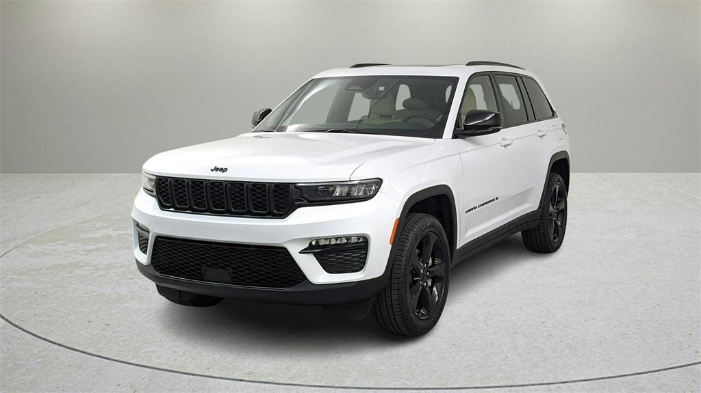 new 2025 Jeep Grand Cherokee car, priced at $45,500