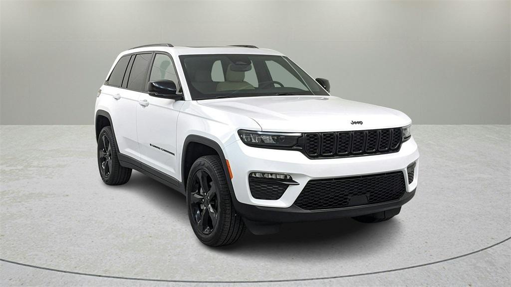 new 2025 Jeep Grand Cherokee car, priced at $45,500