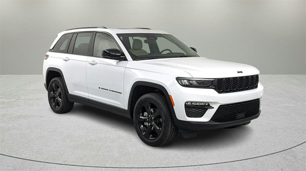 new 2025 Jeep Grand Cherokee car, priced at $45,500