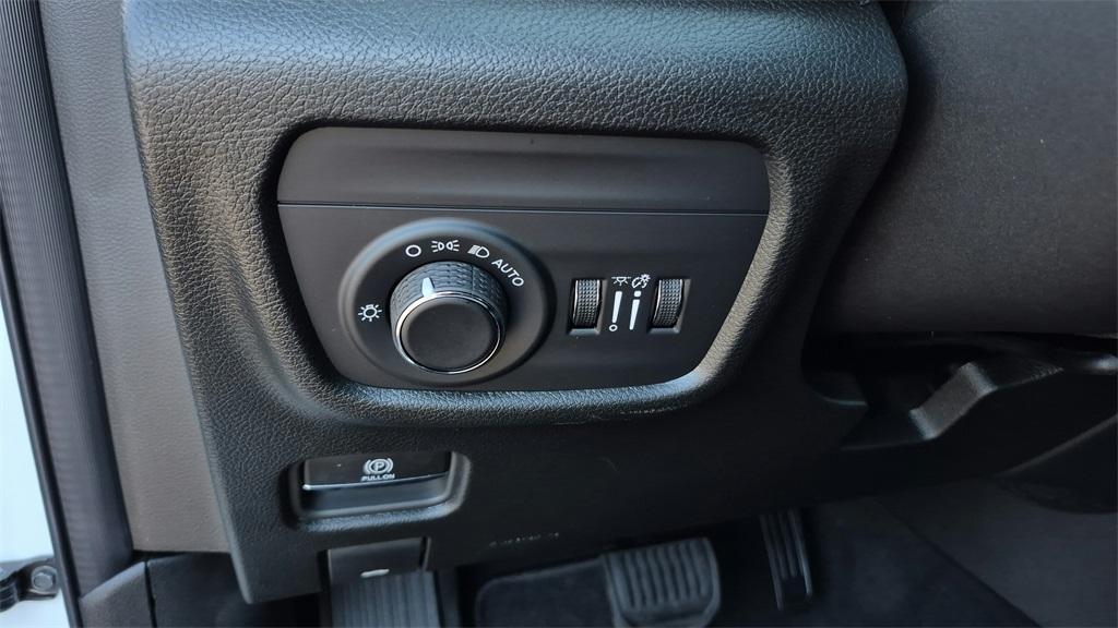 new 2025 Jeep Grand Cherokee L car, priced at $41,021