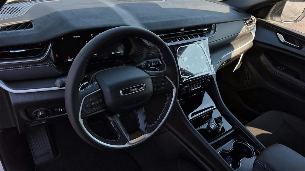 new 2025 Jeep Grand Cherokee L car, priced at $41,021
