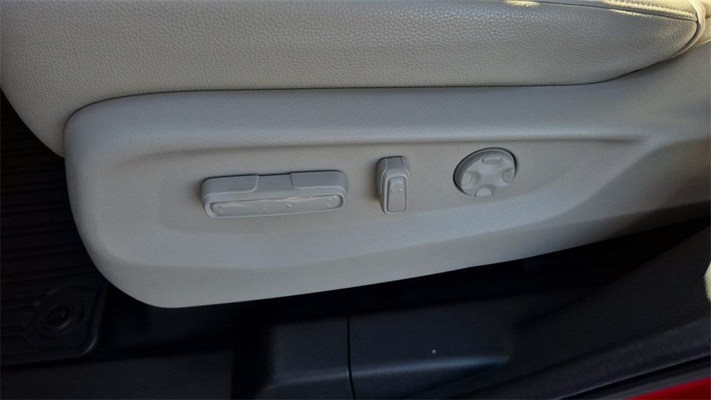 used 2025 Honda Odyssey car, priced at $39,500