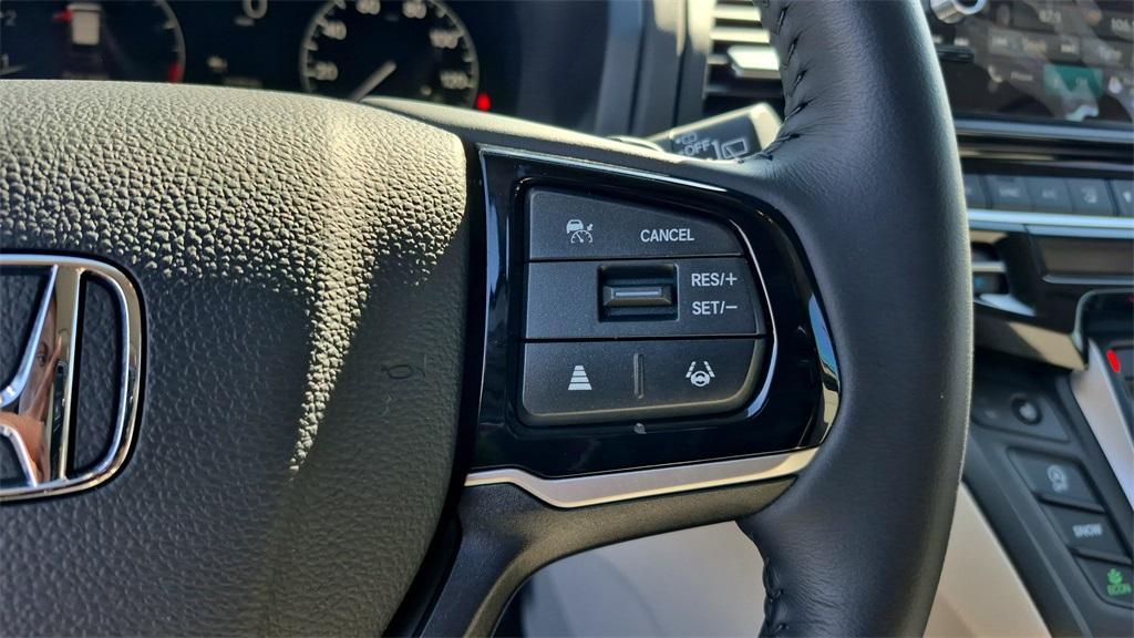 used 2025 Honda Odyssey car, priced at $39,500