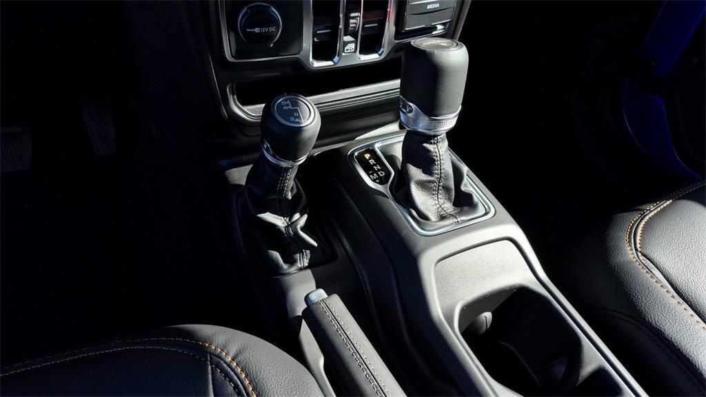 new 2025 Jeep Gladiator car, priced at $45,096