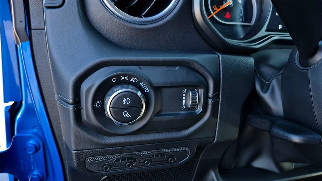 new 2025 Jeep Gladiator car, priced at $45,096