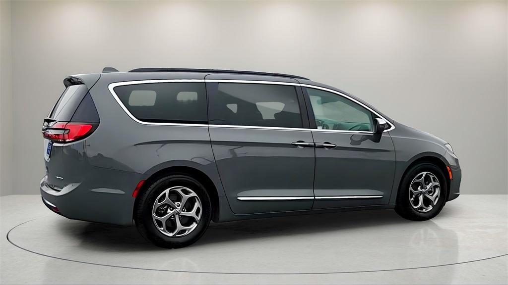 used 2022 Chrysler Pacifica car, priced at $25,000