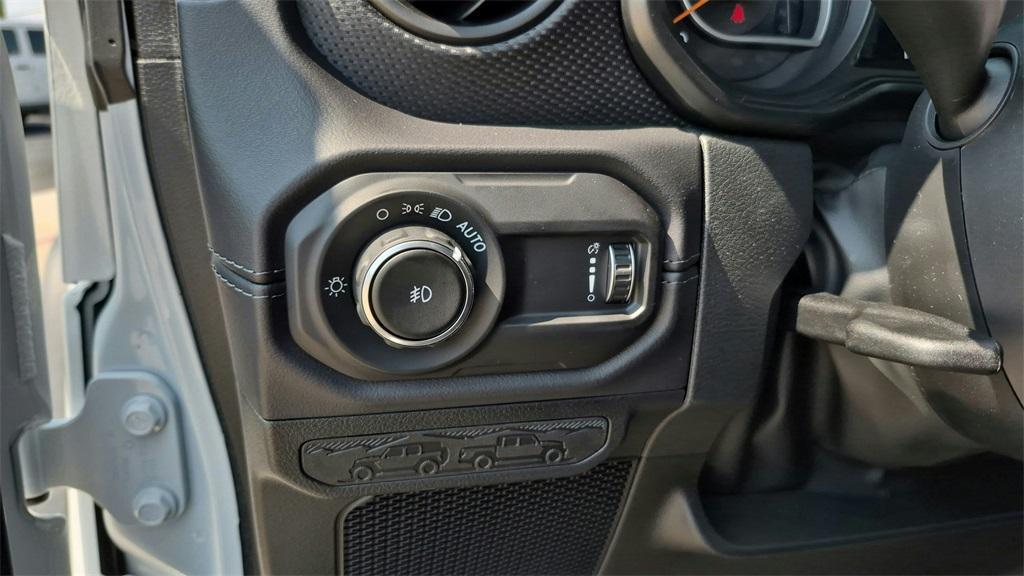 new 2025 Jeep Wrangler car, priced at $71,508