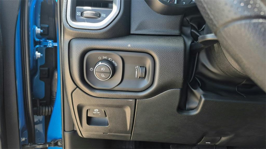 new 2025 Ram 1500 car, priced at $47,000