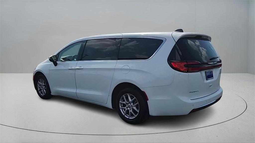 used 2023 Chrysler Pacifica car, priced at $22,000