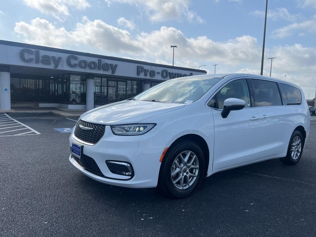 used 2023 Chrysler Pacifica car, priced at $23,000