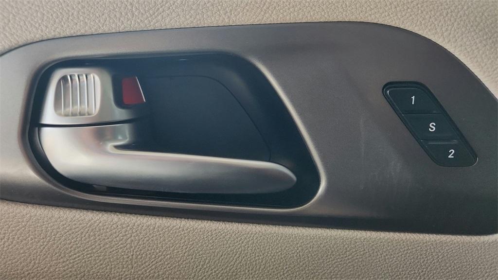 used 2023 Chrysler Pacifica car, priced at $22,000
