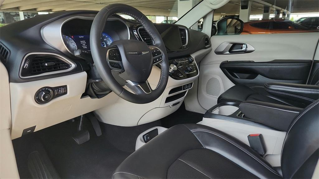 used 2023 Chrysler Pacifica car, priced at $22,000