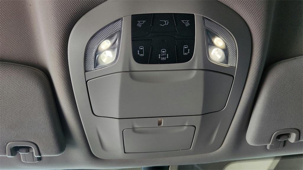used 2023 Chrysler Pacifica car, priced at $22,000
