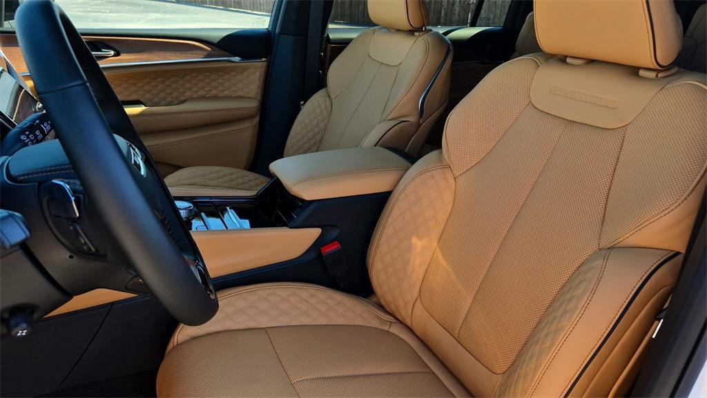 new 2025 Jeep Grand Cherokee L car, priced at $67,522