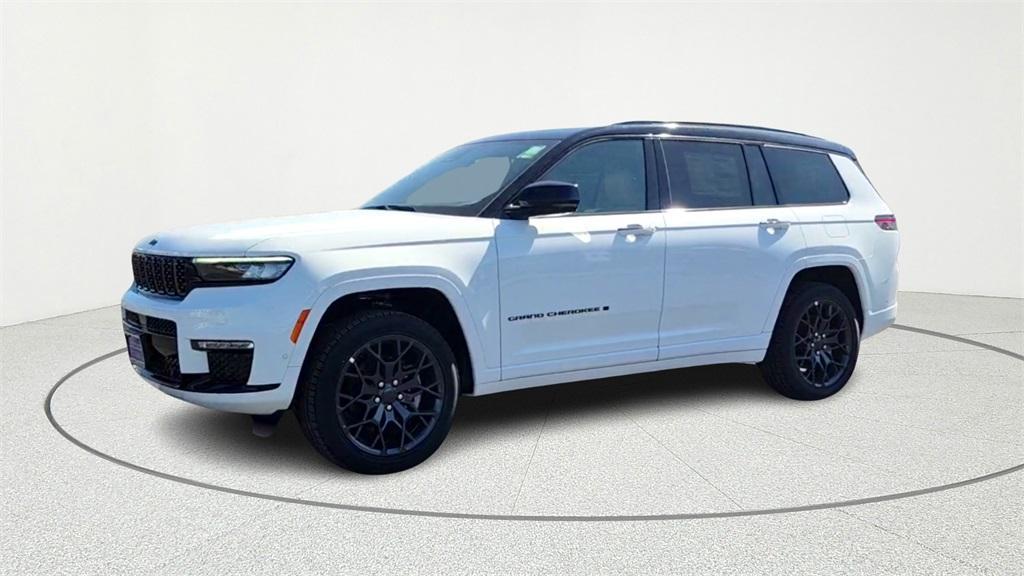 new 2025 Jeep Grand Cherokee L car, priced at $67,522